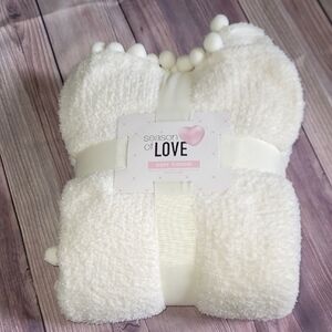 Cream Knit Throw Blanket